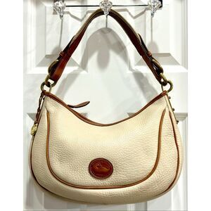 DOONEY & BOURKE - Vtg All Weather Pebble Leather Crescent Sac/Cream/British Tan